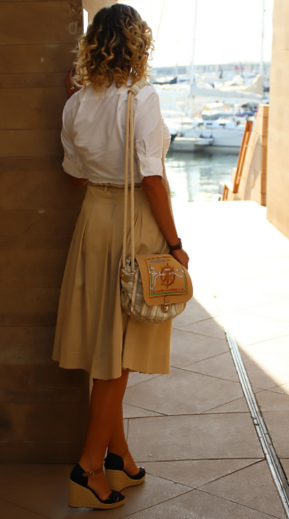 Casual chic summer outfit.