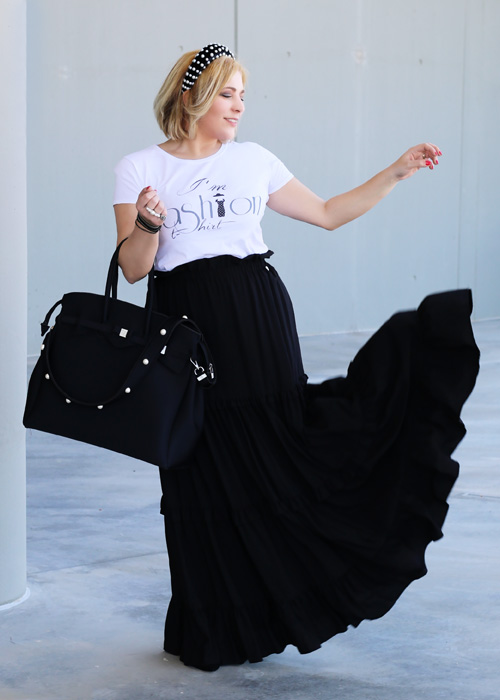 Come essere alla moda indossando una maglietta.