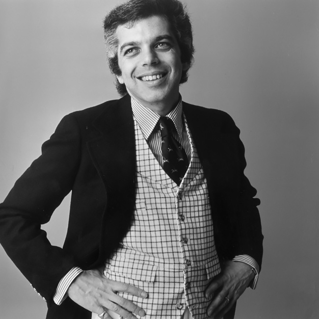 Ralph Lauren da giovane negli anni Settanta, già con il suo stile classico americano.
