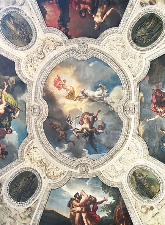 Decorazione soffitto Galleria di Apollo al Louvre.