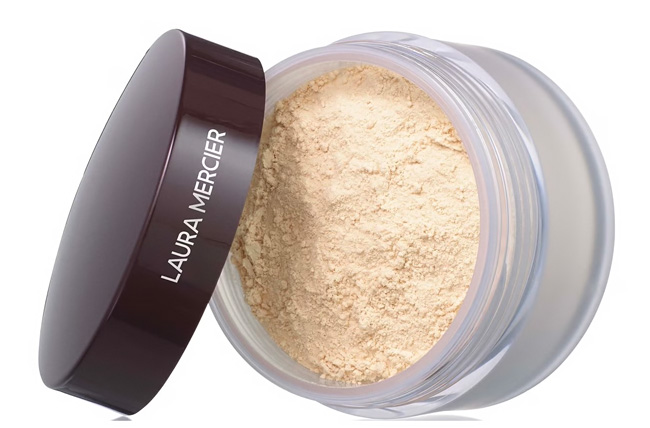 Cipria "Translucent Loose Setting Powder" di Laura Mercier.