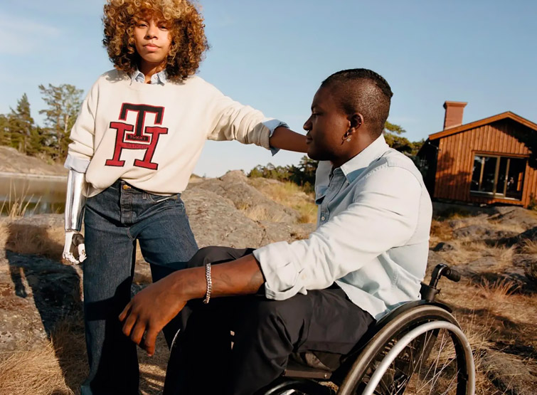 Linea di abbigliamento inclusivo Tommy Adaptive.