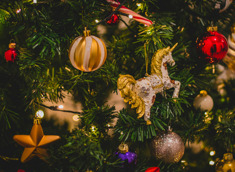 Lo spirito del Natale: tradizioni, magia e piccoli gesti che scaldano il cuore.