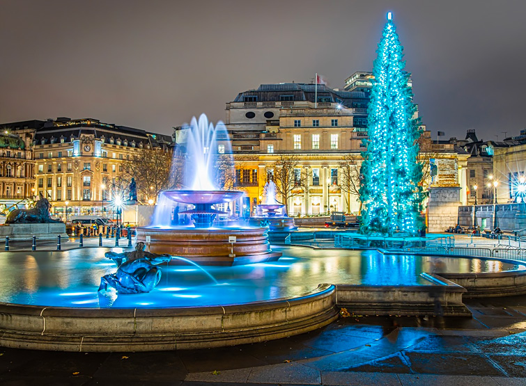Gli alberi di Natale più belli nel mondo: Trafalgar Square a Londra.