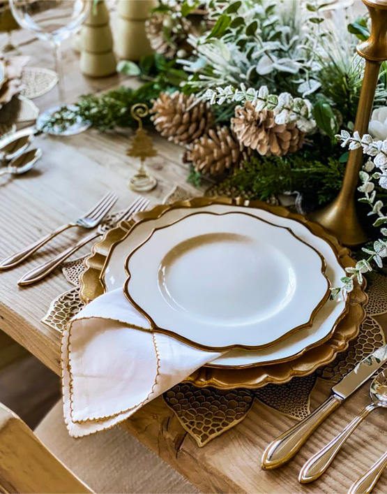 Come scegliere il servizio di piatti e posate per la tavola di Natale.