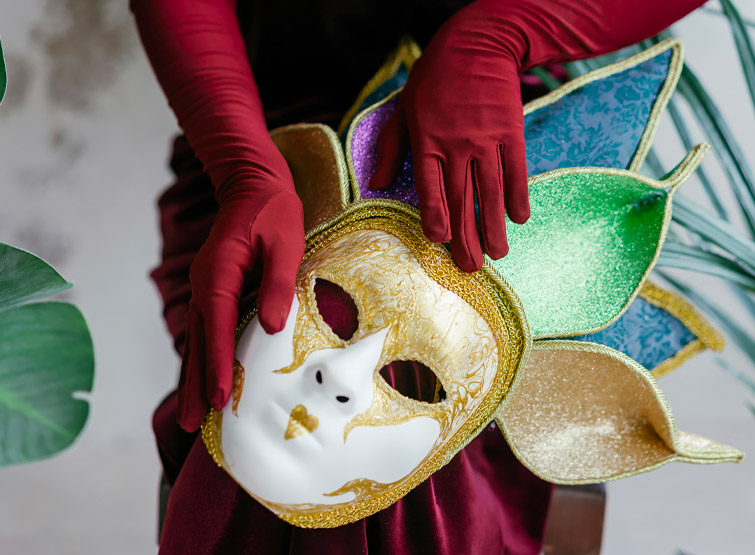 Scopri la storia del Carnevale, le sue origini, le tradizioni più affascinanti e quali sono le celebrazioni più spettacolari nel mondo.