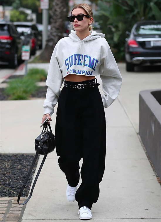 Cropped sweatshirt outfit.