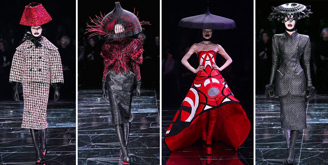 Gli abiti "lampadario" di Alexander McQueen (2009).