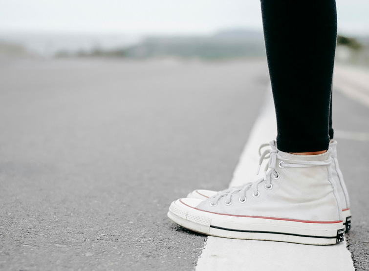 Le sneakers bianche sono tra i capi di abbigliamento più venduti al mondo.