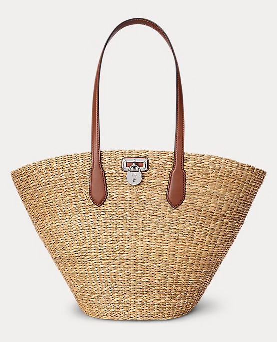 Come indossare una borsa in paglia.