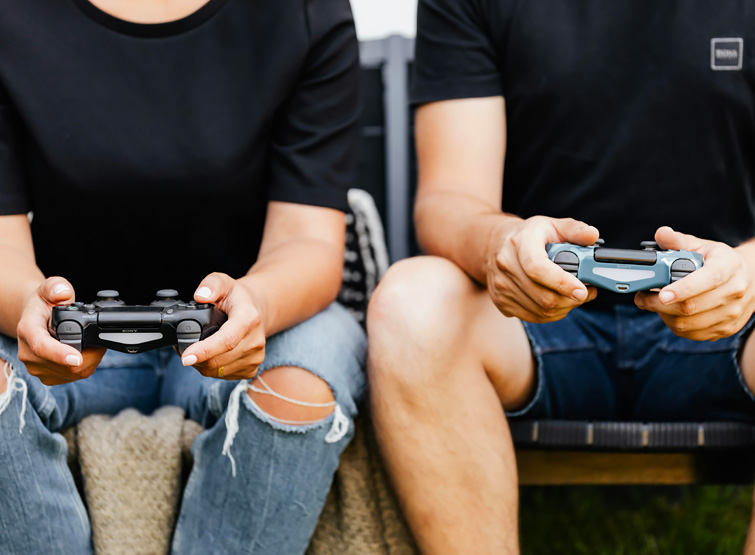 9 motivi che ti spiegano perché giocare ai videogiochi fa bene alla mente e non solo.